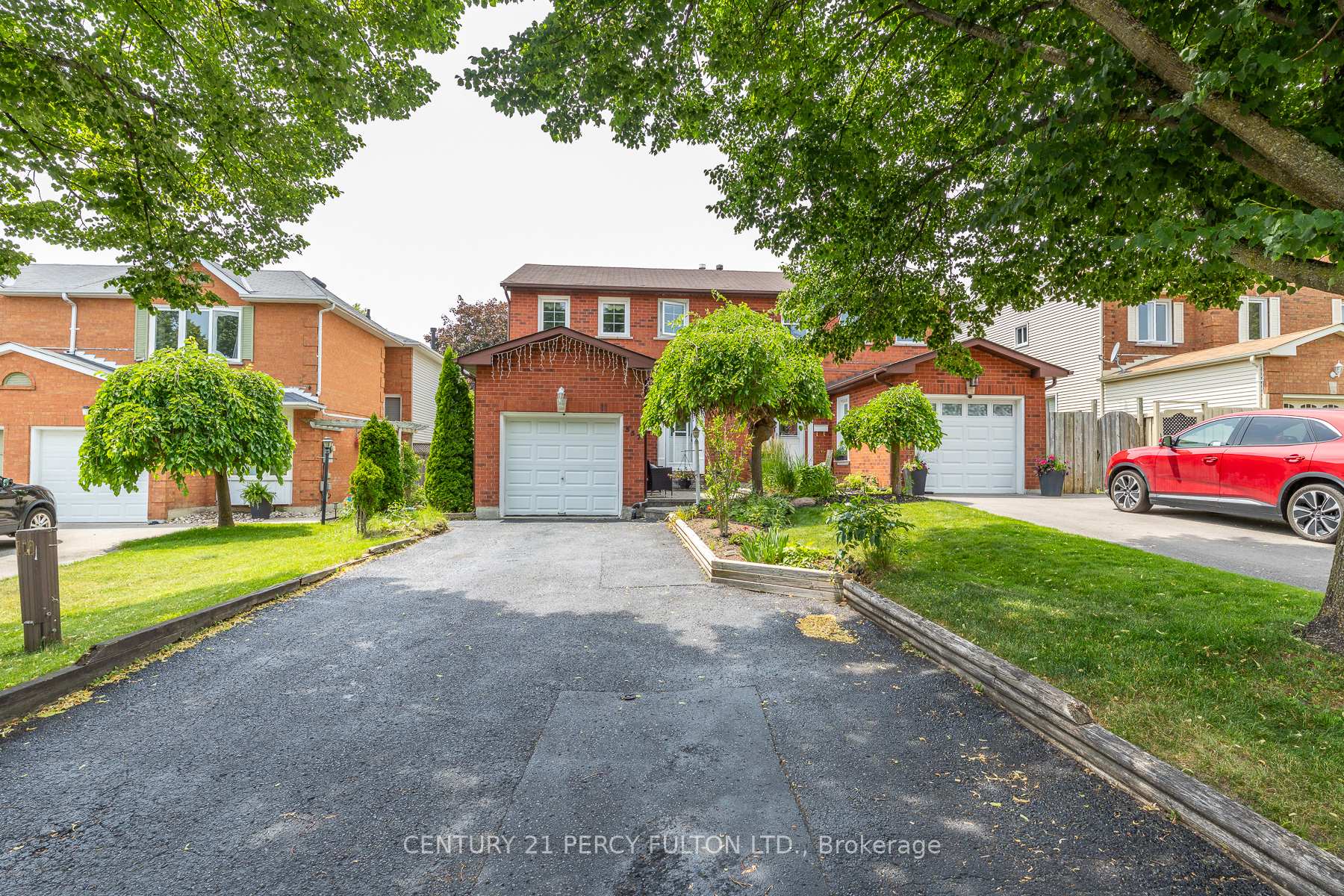 557 Cobblehill Drive, Oshawa, ON, exterior