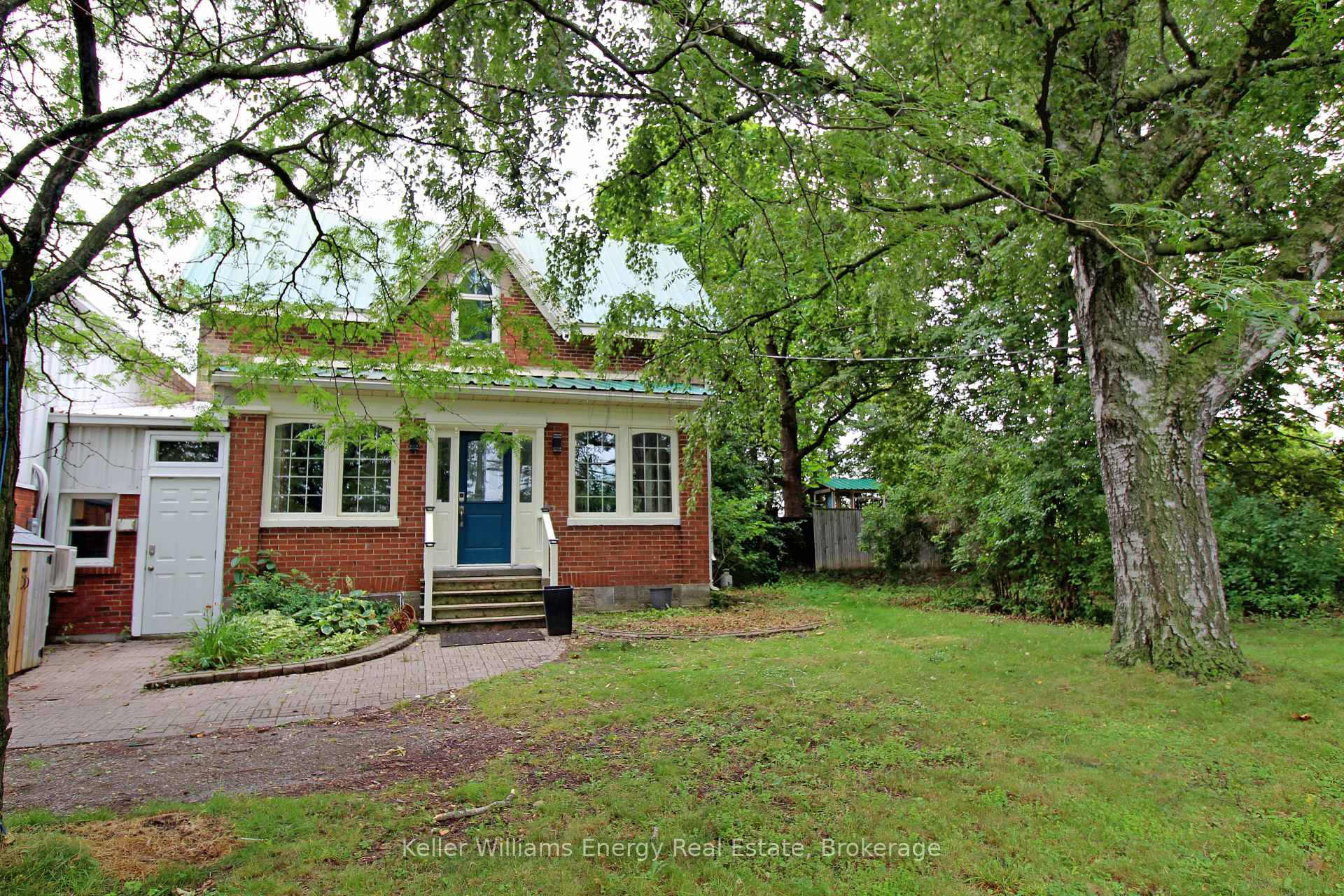 555 Thornton Road S, Oshawa, ON, exterior