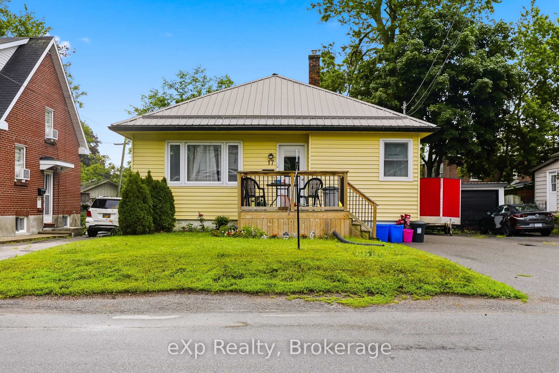 17 Burton Street, Belleville, ON, exterior