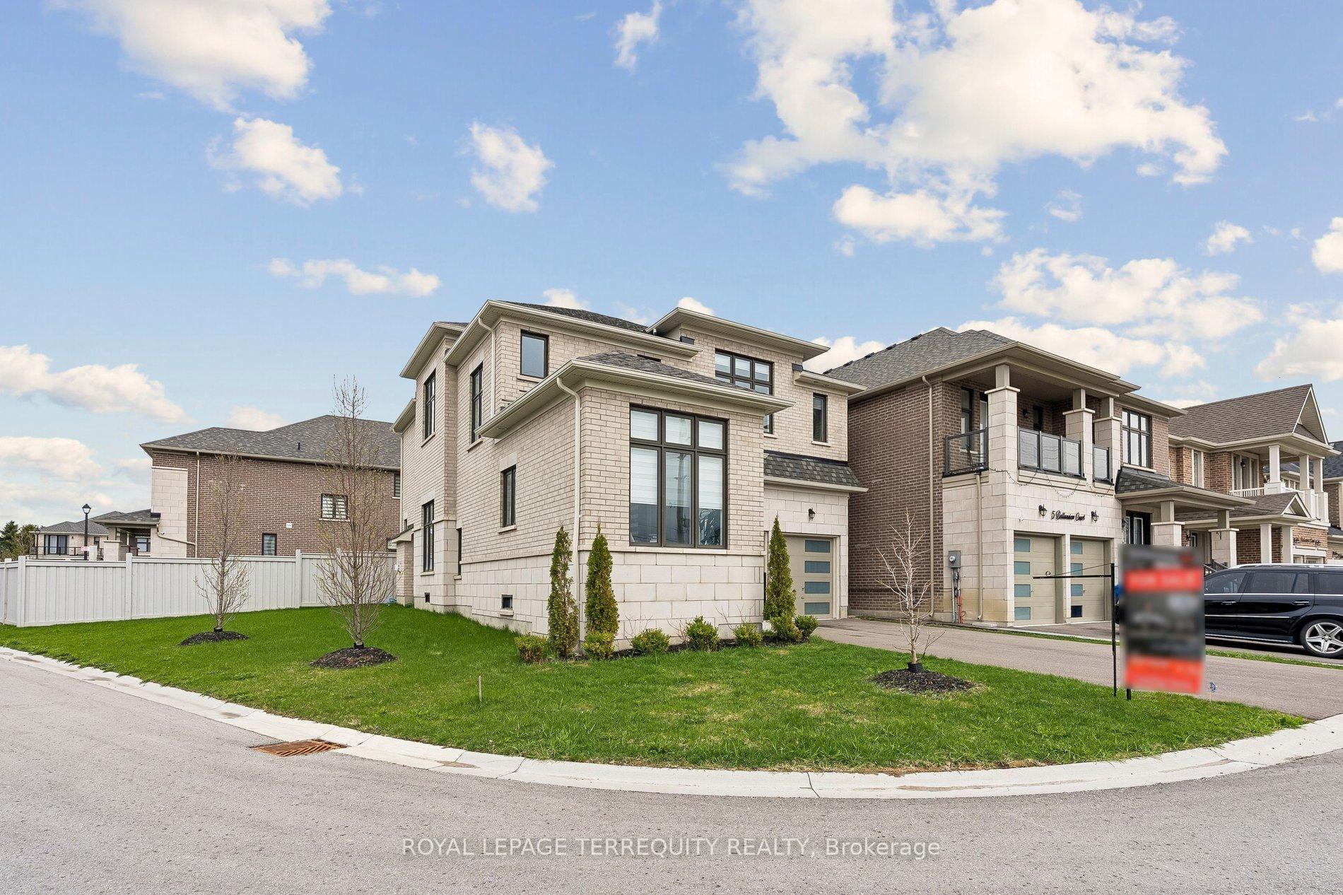 7 Ballanview Court, Whitchurch-Stouffville, ON, exterior