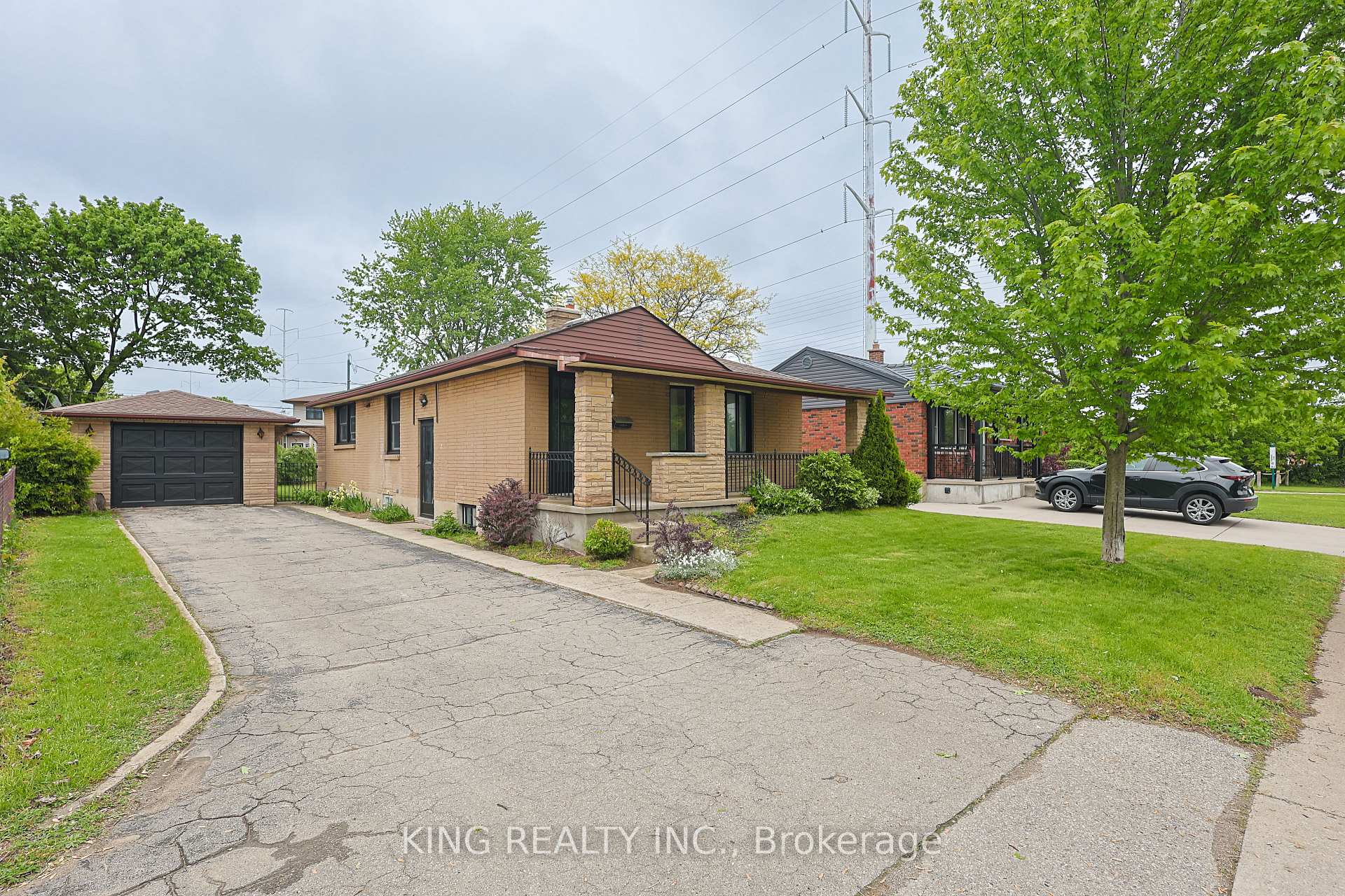 54 Tweedsmuir Avenue, London East, ON, exterior
