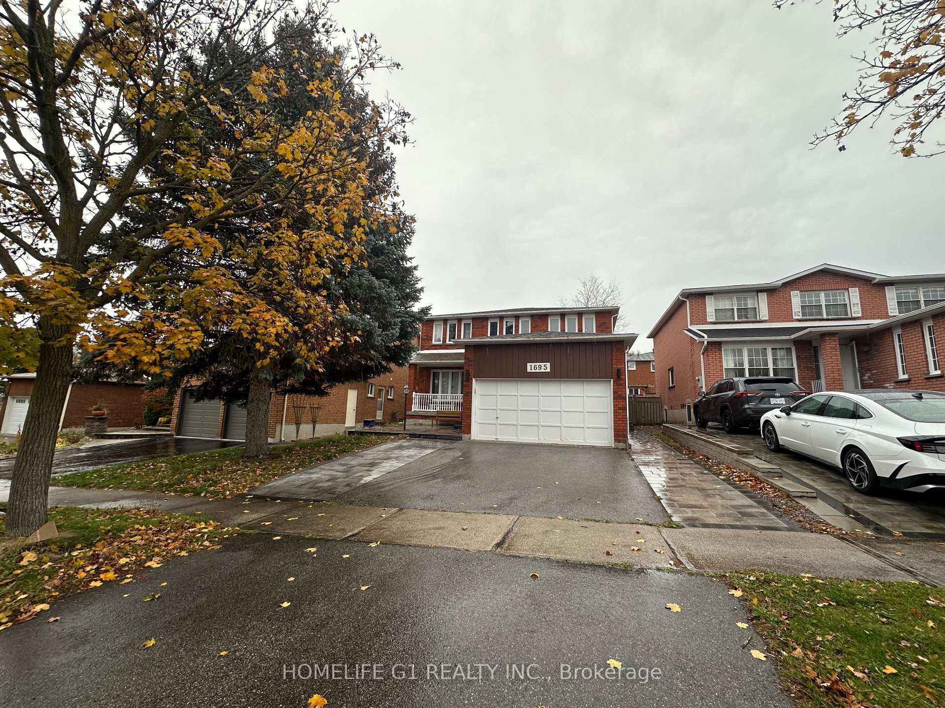 1695 Major Oaks Road, Pickering, ON, exterior