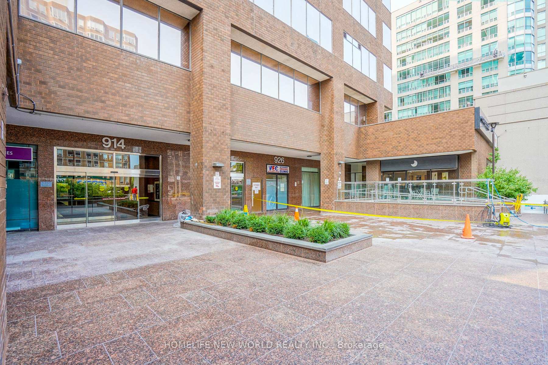 700 - 920 Yonge Street, Toronto C02, ON, exterior
