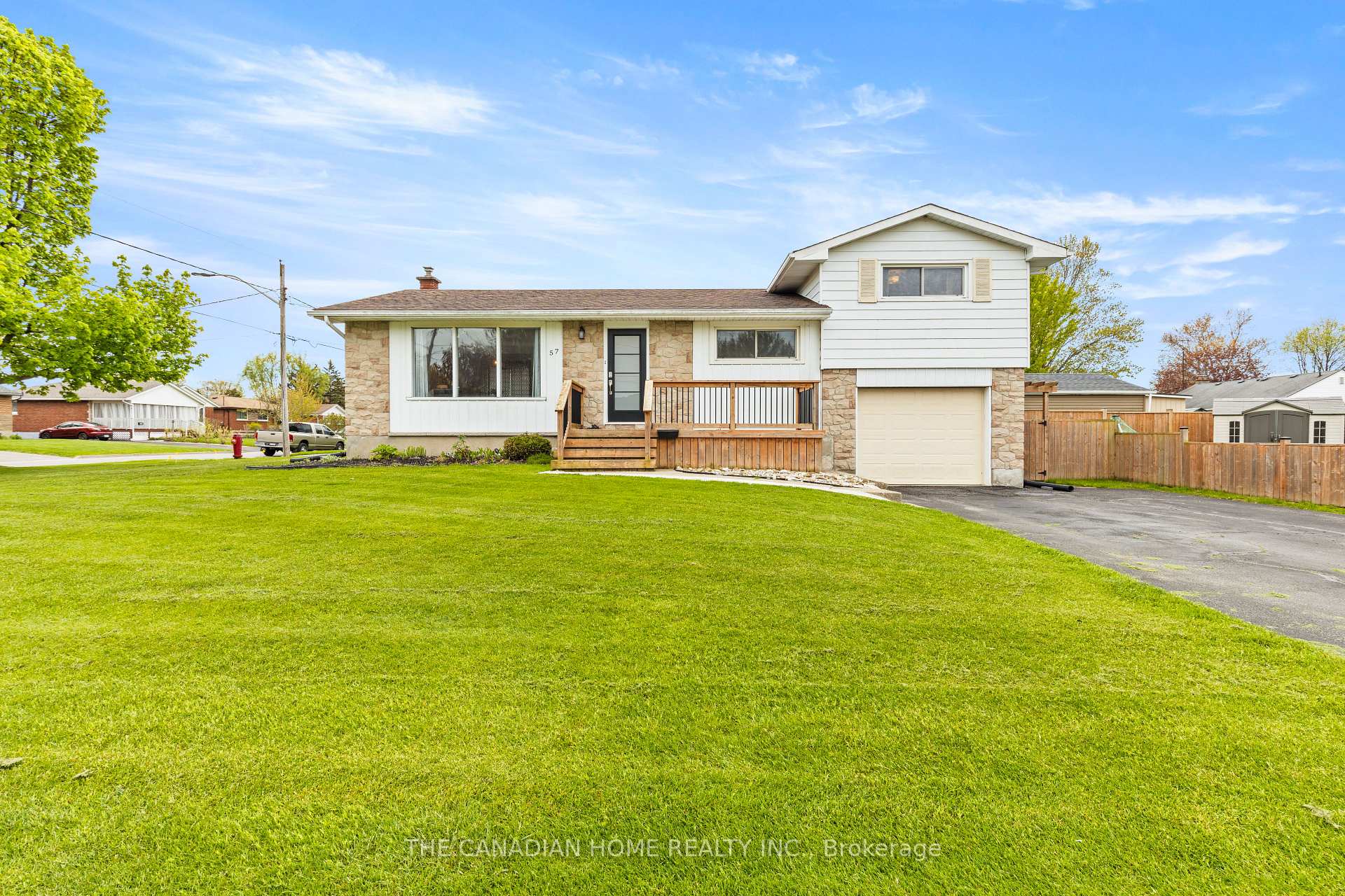 57 DEXTER Drive, Welland, ON, exterior