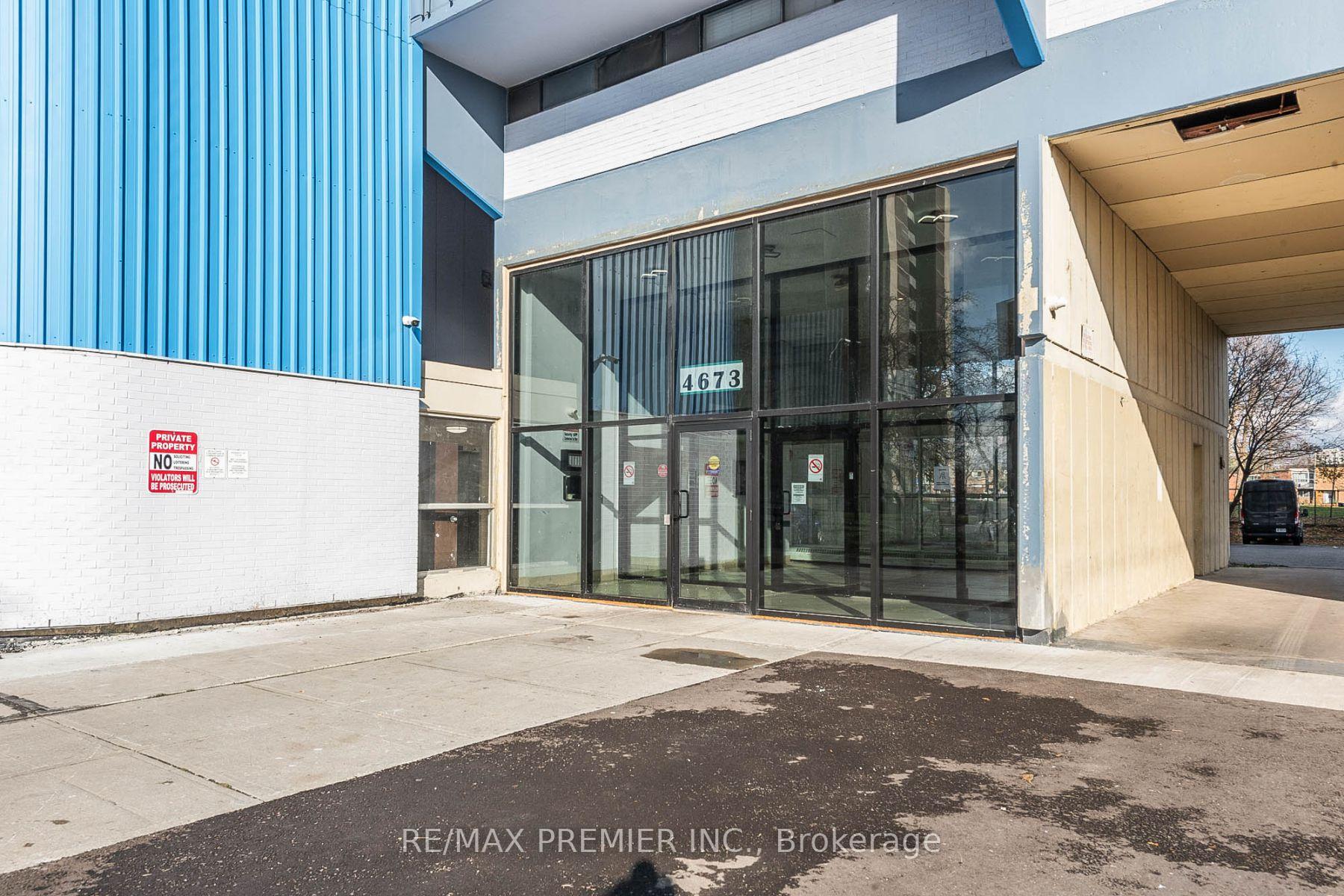 612 - 4673 Jane Street, Toronto W05, ON, exterior
