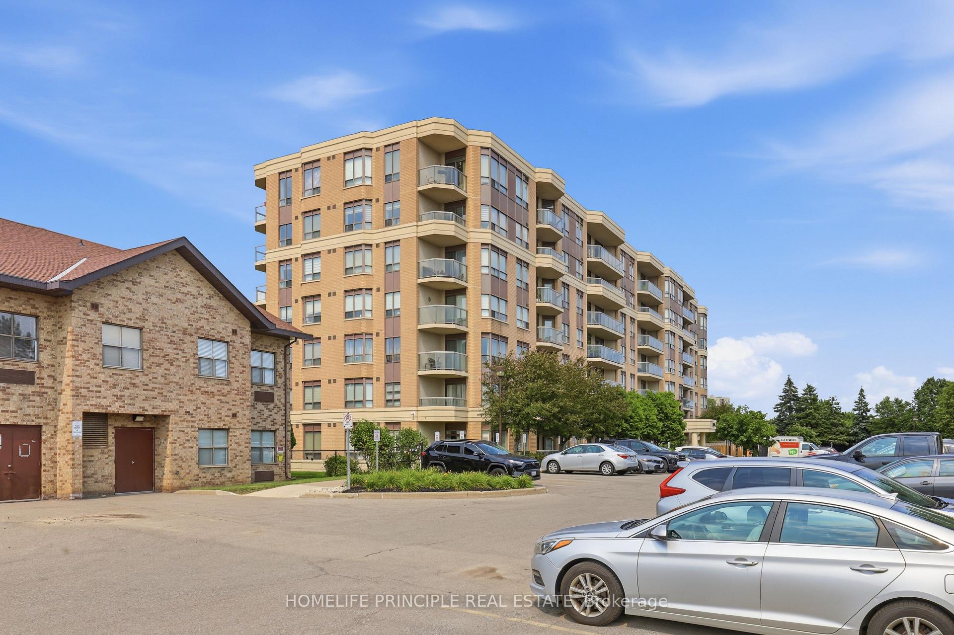 201 - 300 Ray Lawson Boulevard, Brampton, ON, exterior