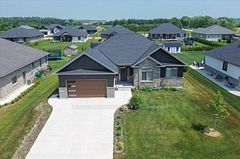 11 Mctavish Crescent, Huron-Kinloss, ON, exterior