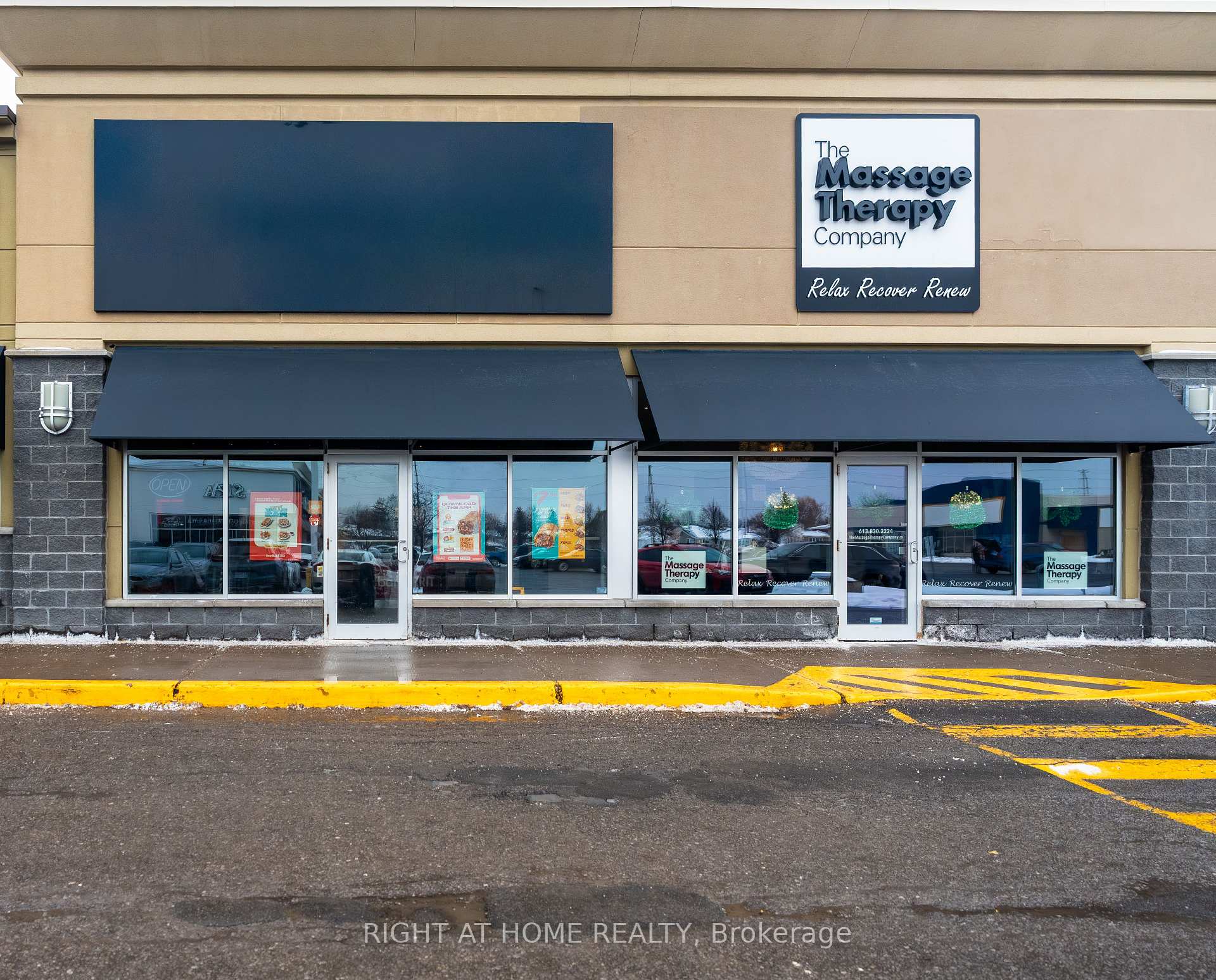 E11A - 2020 Lanthier Drive, Orleans - Cumberland and Area, ON, exterior