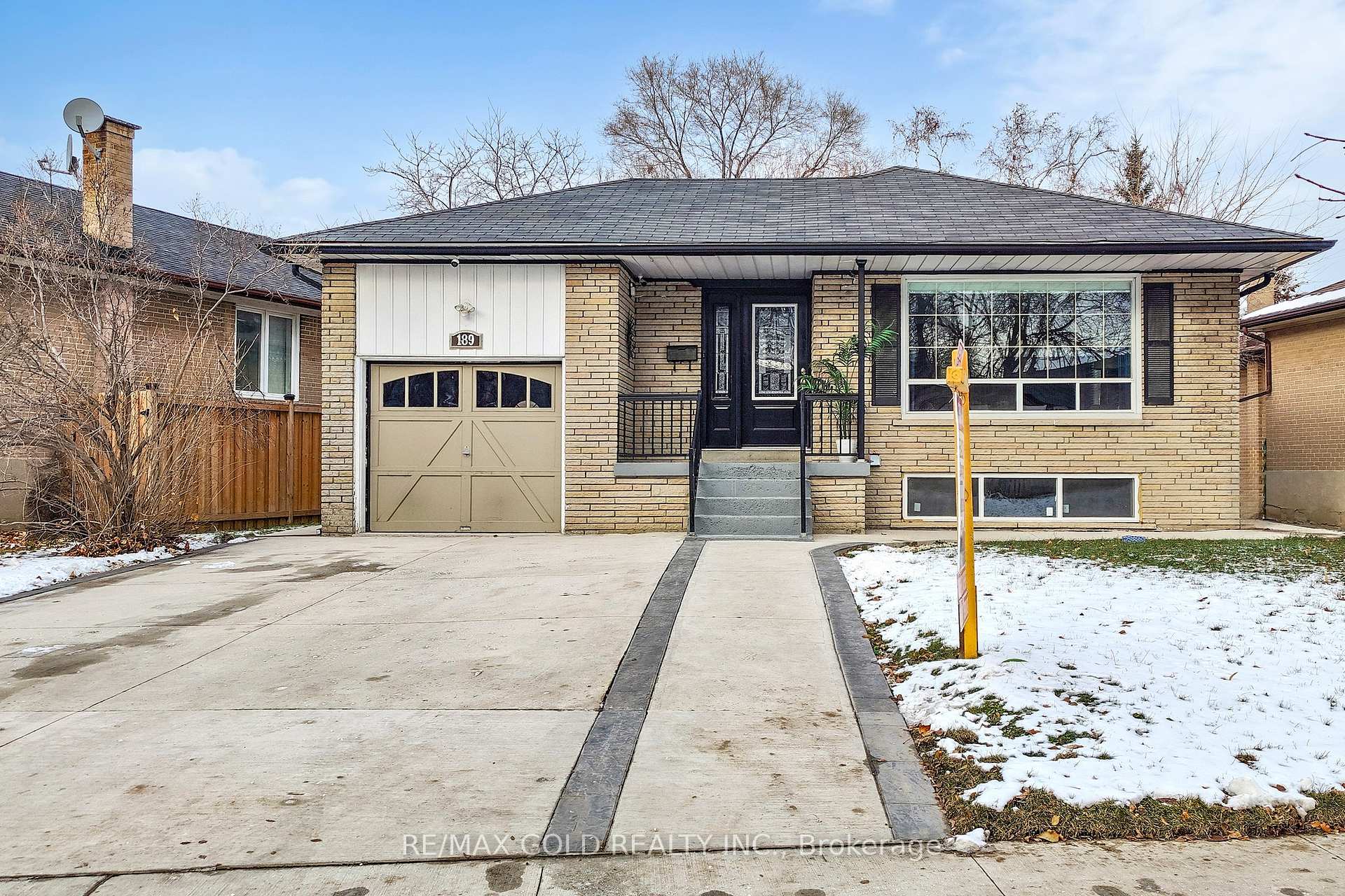 189 Kingsview Boulevard, Toronto W09, ON, exterior