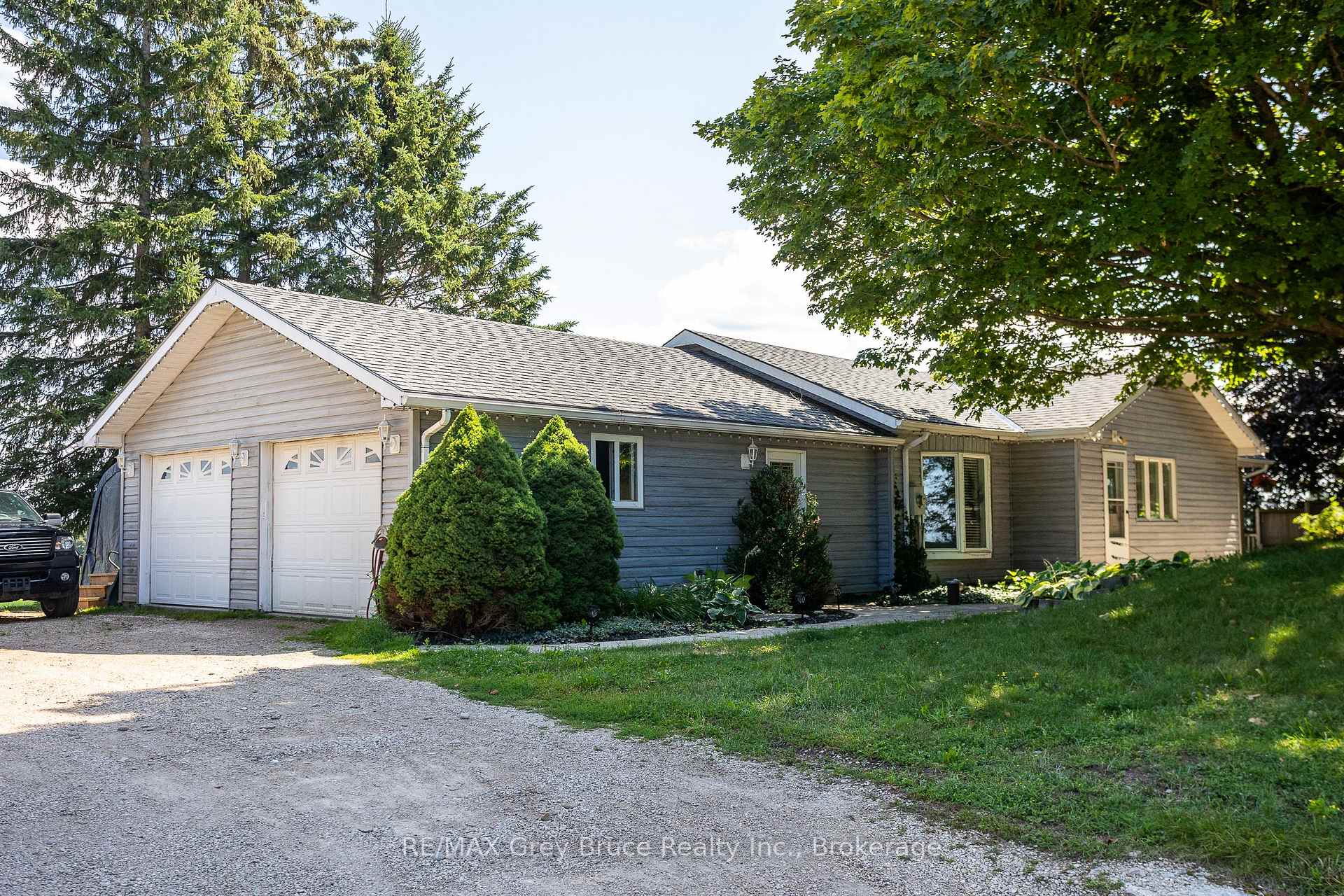 21486 Grey 16 Road, Chatsworth, ON, exterior