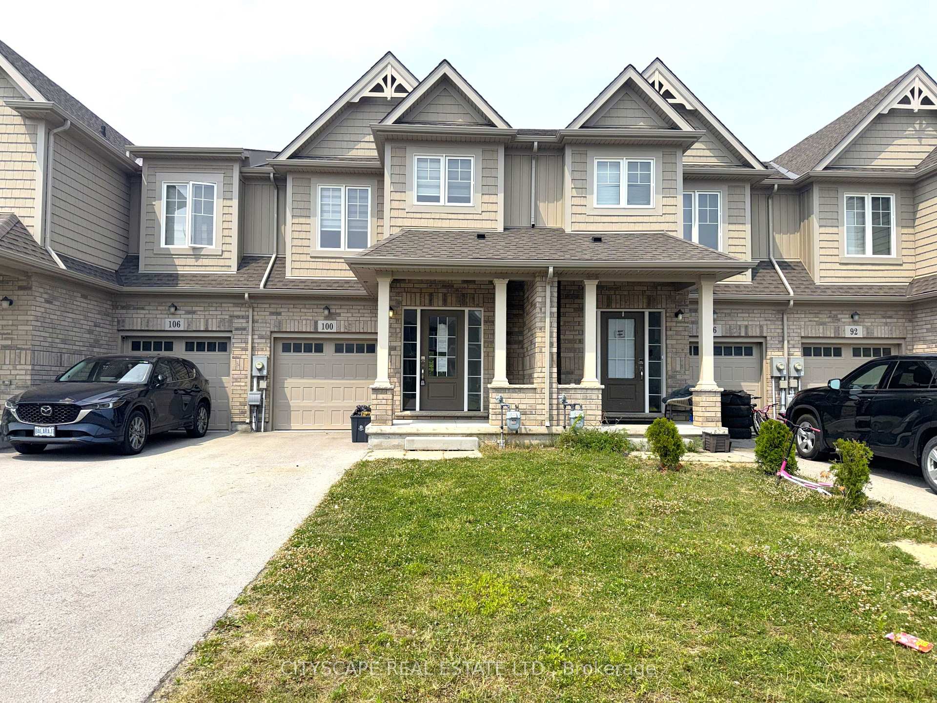 100 Sunflower Place, Welland, ON, exterior