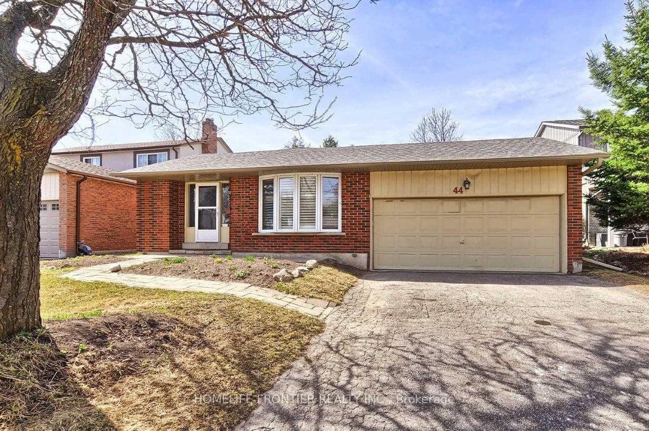 44 Rutledge Avenue, Newmarket, ON, exterior