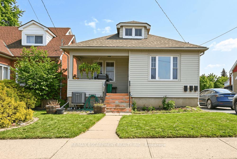 Front - 66 Queen Street S, Thorold, ON, exterior