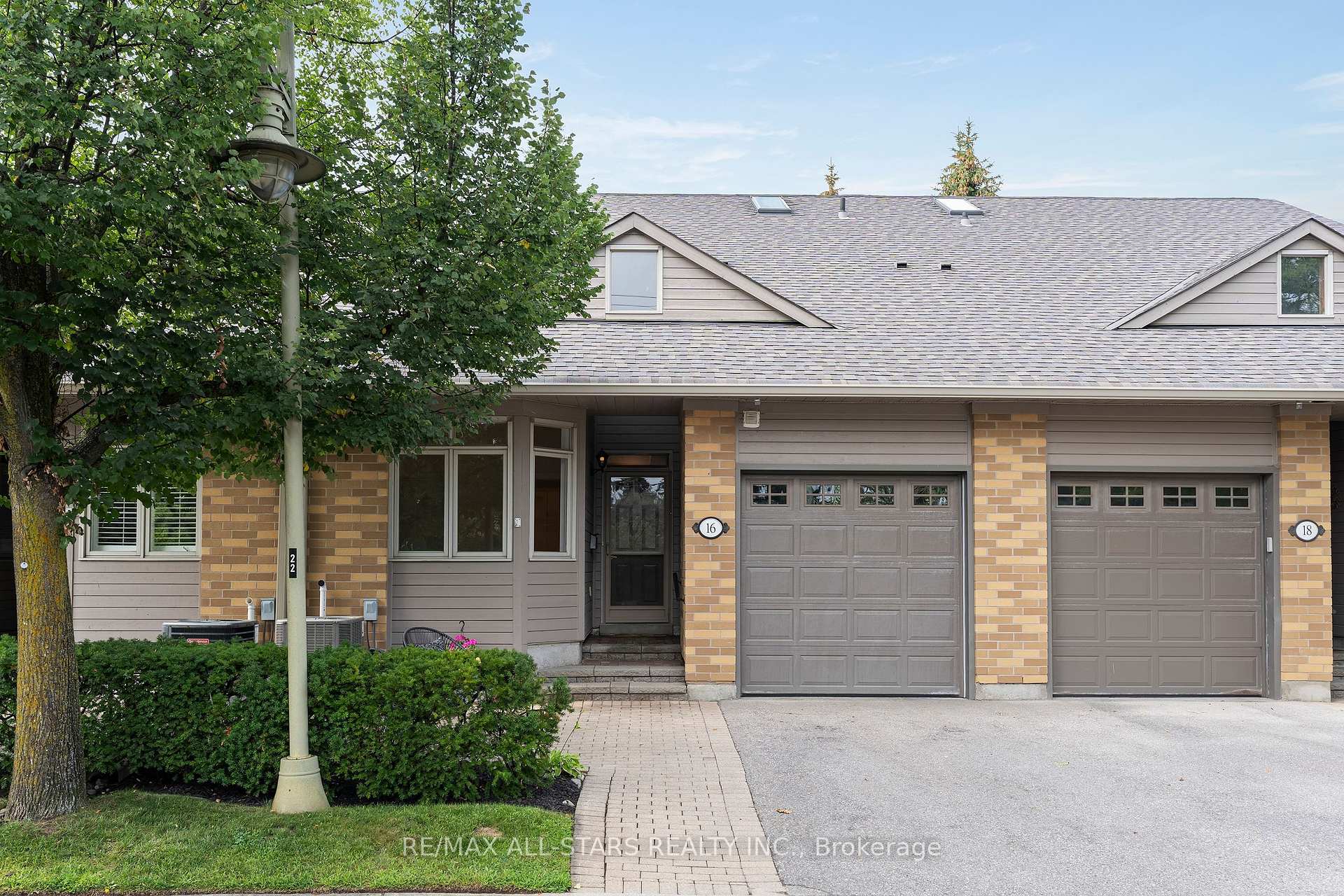 16 Kingfisher Cove Way, Markham, ON, exterior