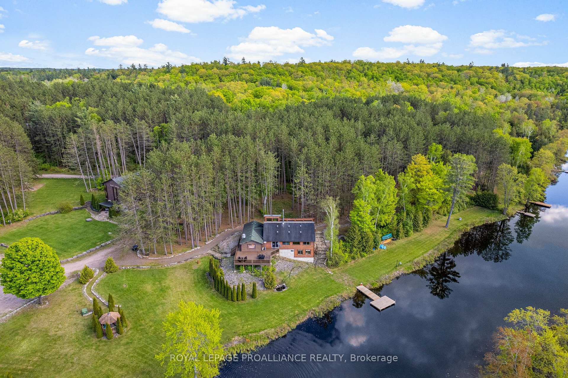 16 Beaver Creek Lane, Tudor and Cashel, ON, exterior