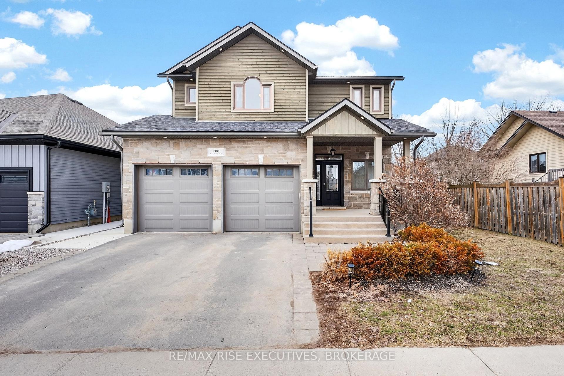 700 Stonehenge Street, Kingston, ON, exterior