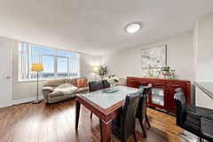 PH9 - 300 Webb Drive, Mississauga, ON, exterior