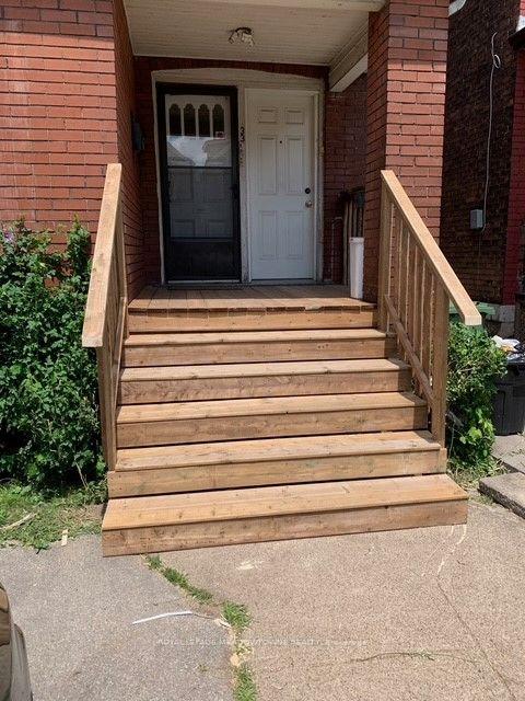 1 - 33 Senator Avenue, Hamilton, ON, exterior