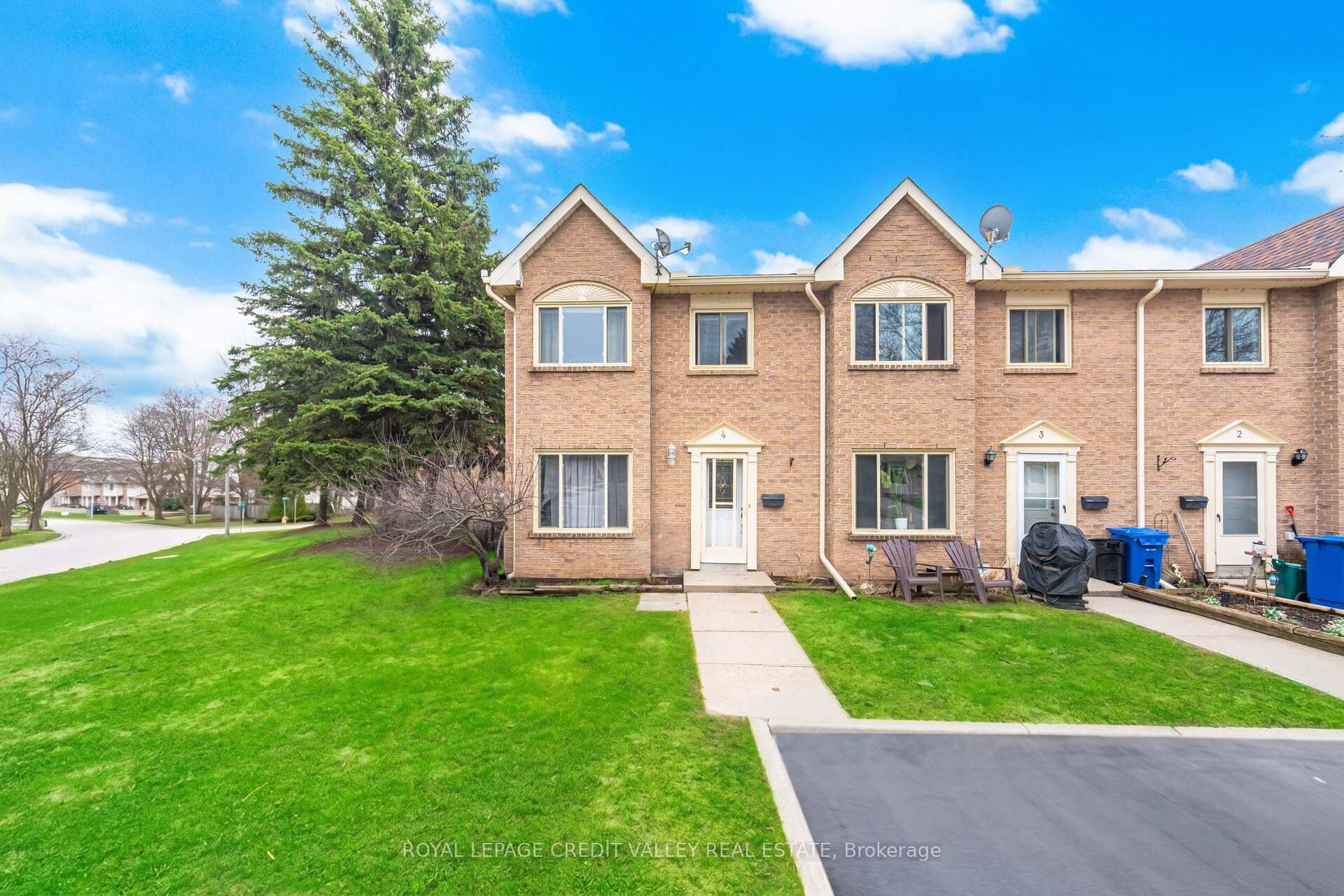 4 - 2 Parkview Drive, Orangeville, ON, exterior