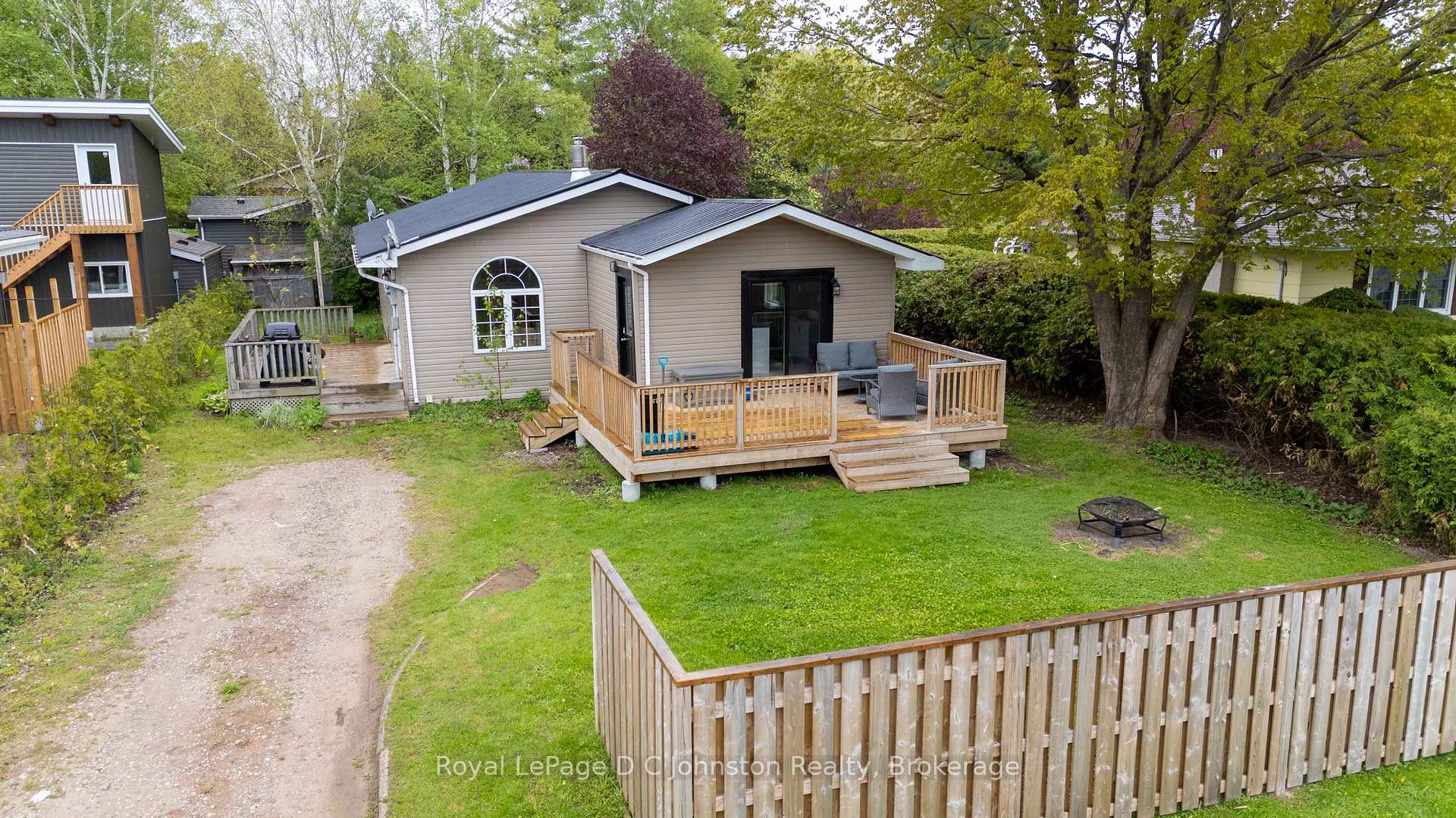 229 Edward Street, Saugeen Shores, ON, exterior