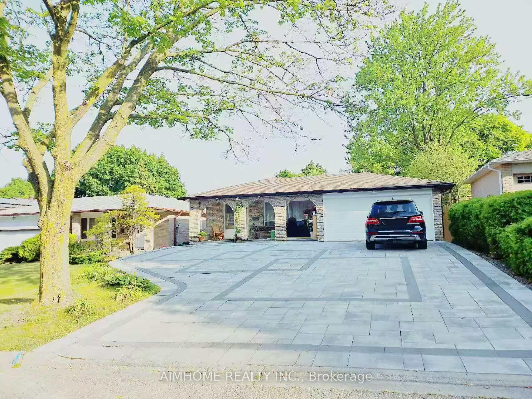 Basement Apartment - 28 Castle Harbour Lane W, Markham, ON, exterior