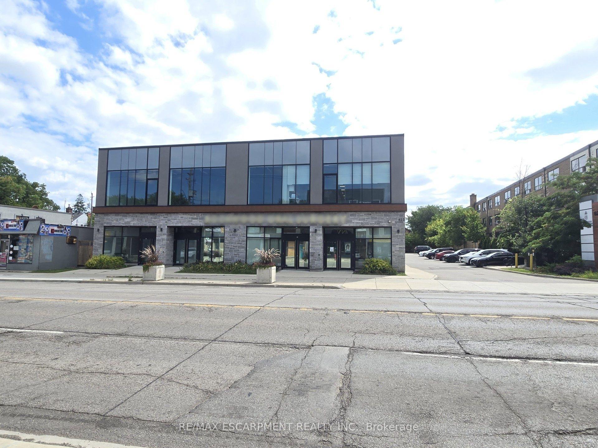 202 - 623 UPPER JAMES Street, Hamilton, ON, exterior