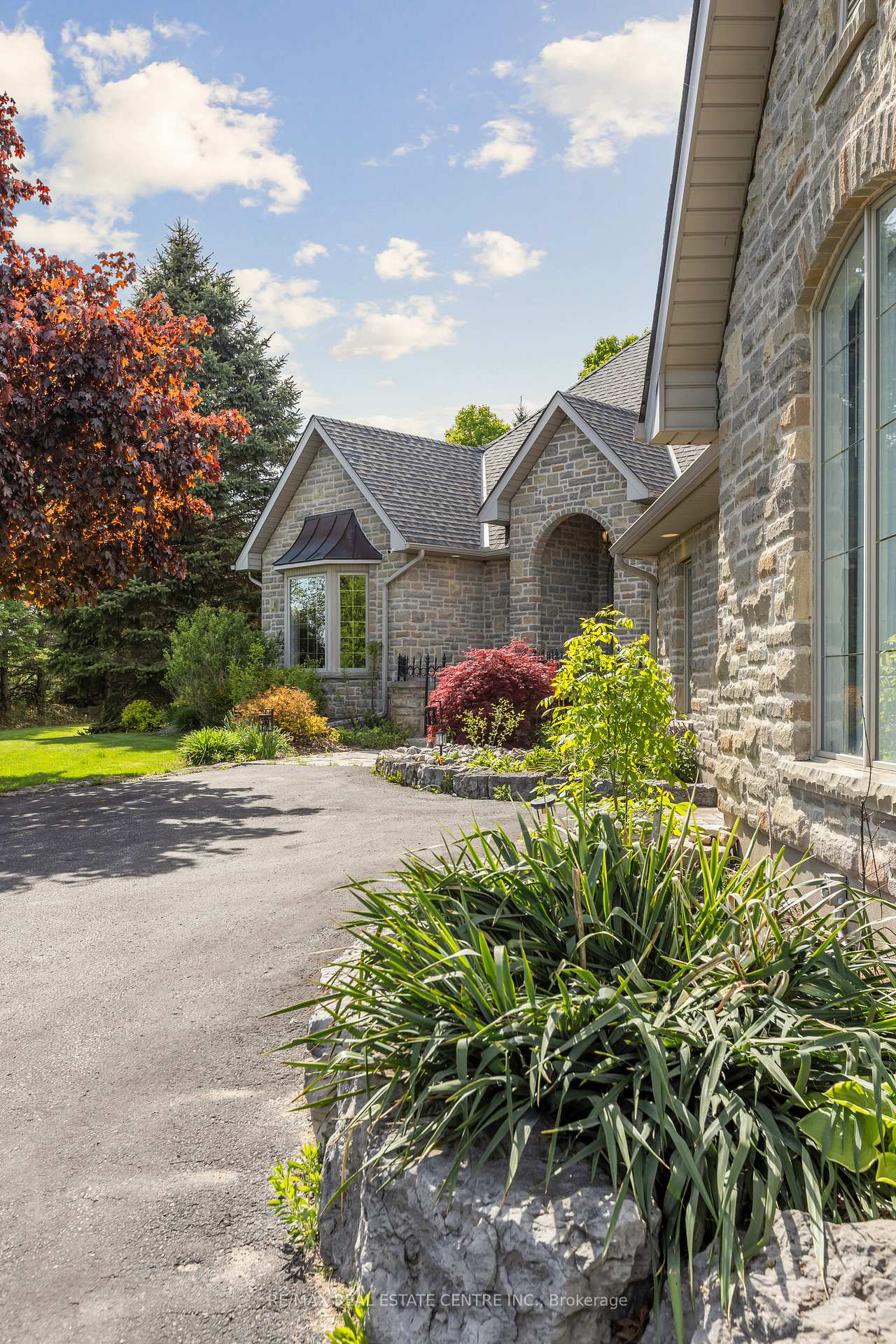 6 Fox Run Road, Puslinch, ON, exterior