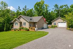 25 Lakeland Avenue, Trent Lakes, ON, exterior