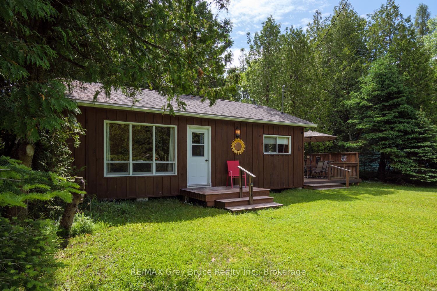11 Eldridge Avenue, South Bruce Peninsula, ON, exterior