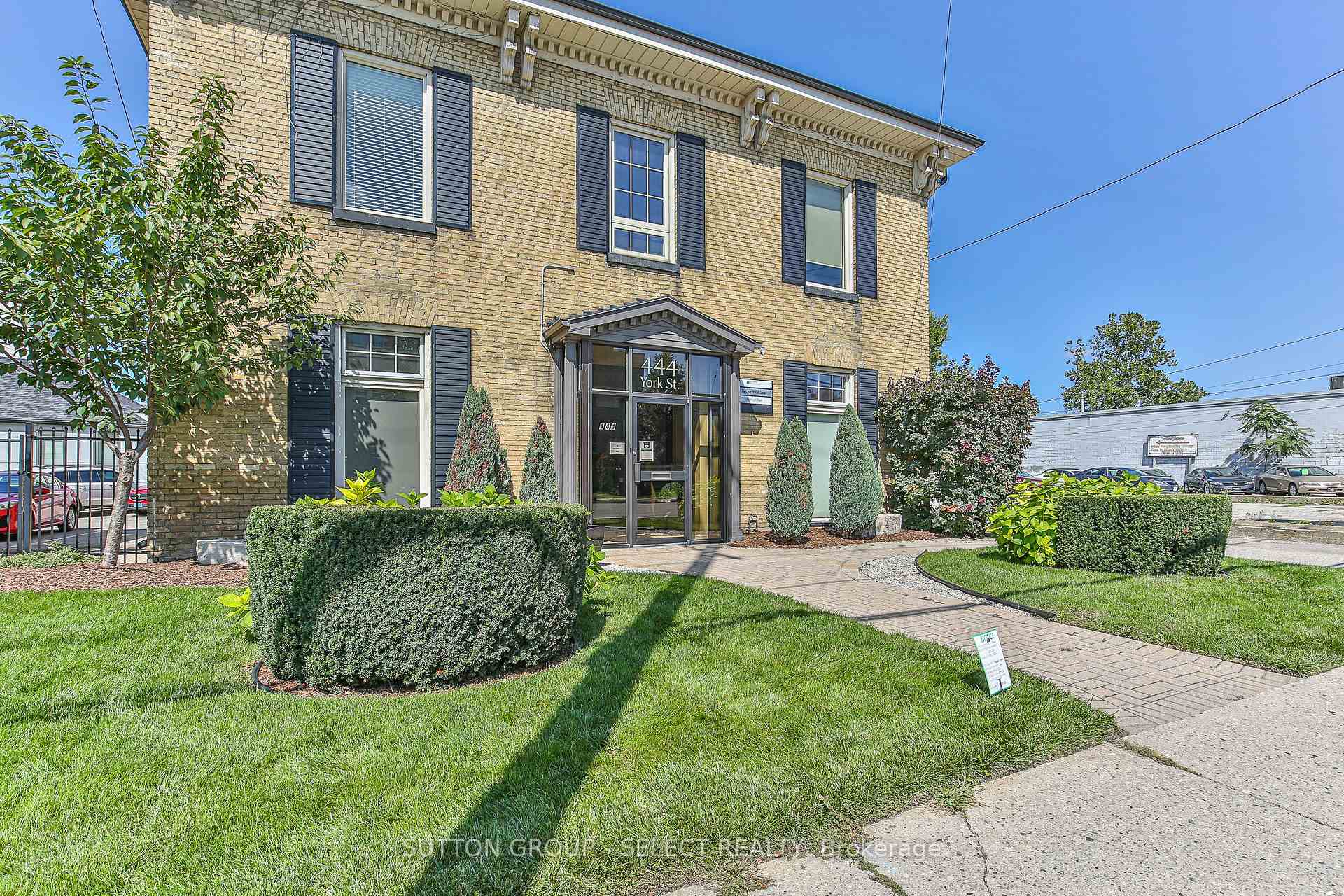 444 YORK Street, London East, ON, exterior