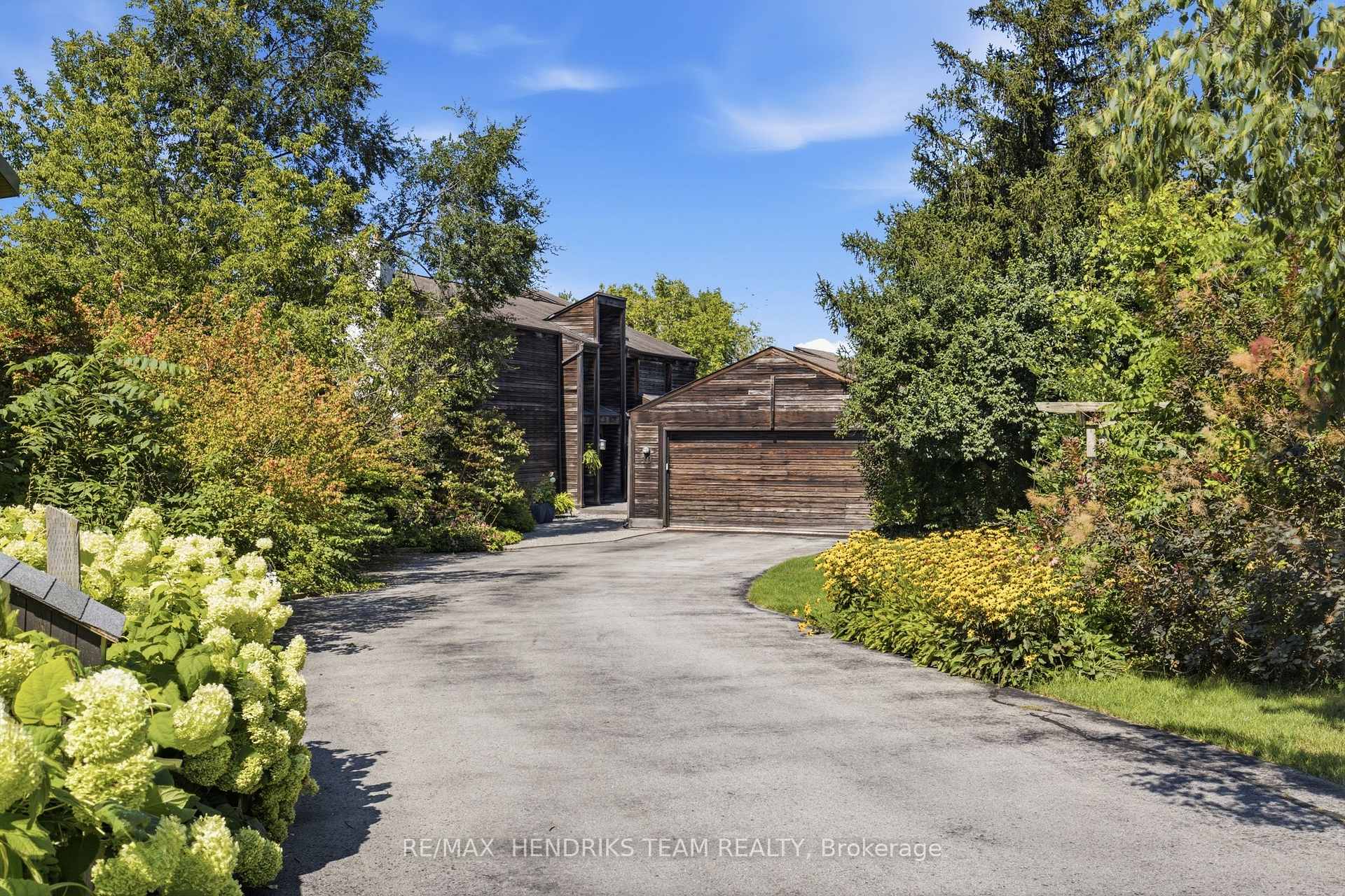 10 Vergorda Circle, St. Catharines, ON, exterior