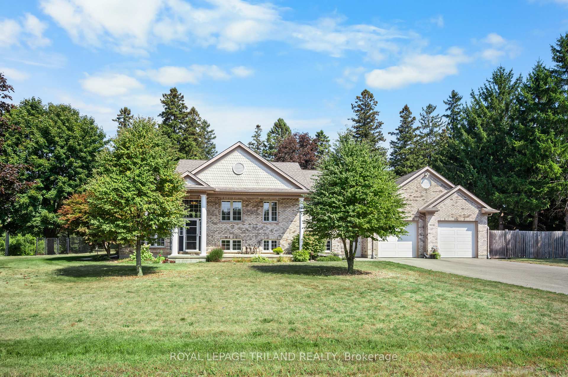 2670 Putnam Road, Thames Centre, ON, exterior