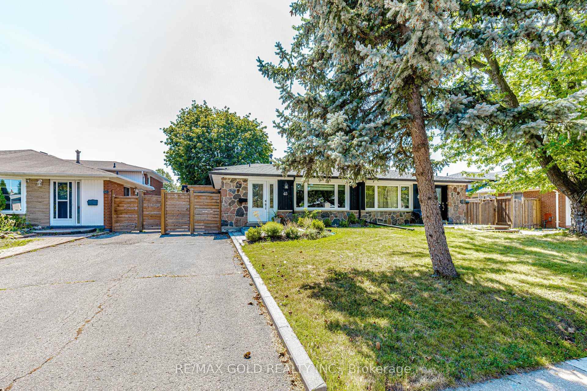 45 Grange Drive, Brampton, ON, exterior