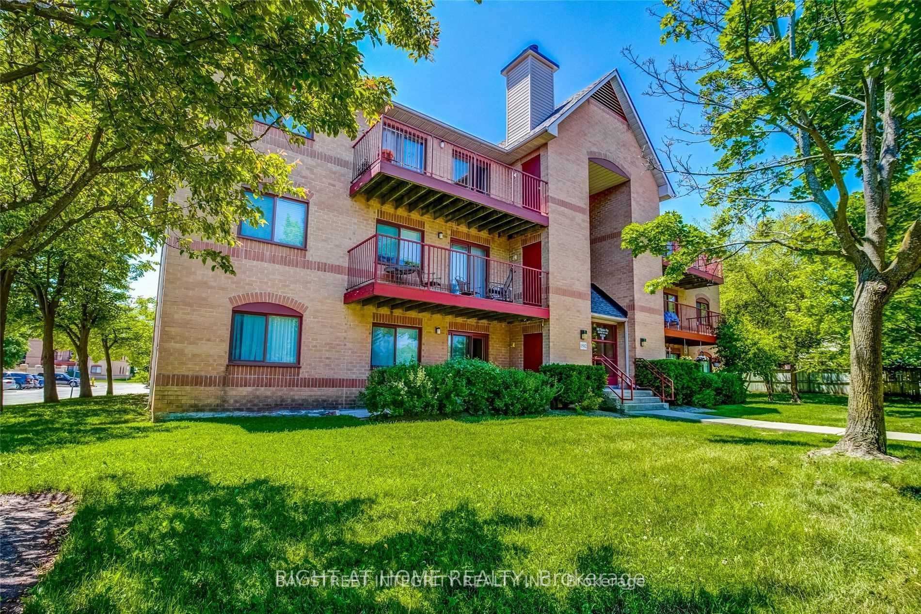 234 - 1498 Pilgrims Way, Oakville, ON, exterior