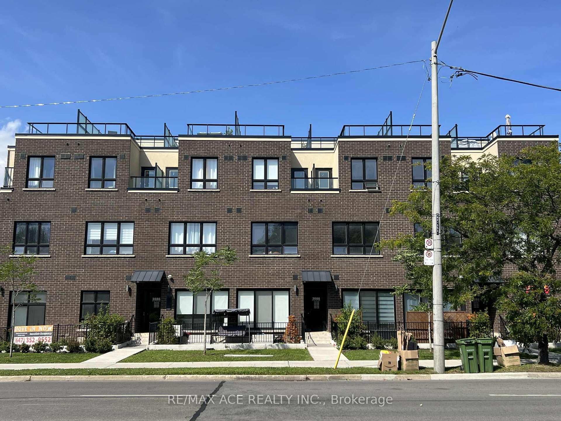 105 - 3686 St Clair Avenue E, Toronto E08, ON, exterior