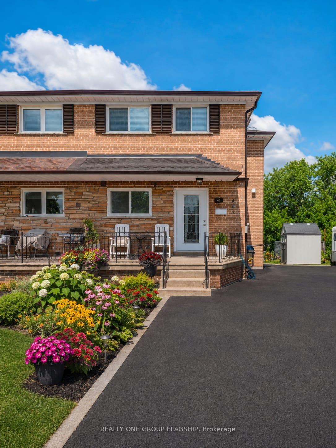 12 Azalea Court, Toronto W05, ON, exterior