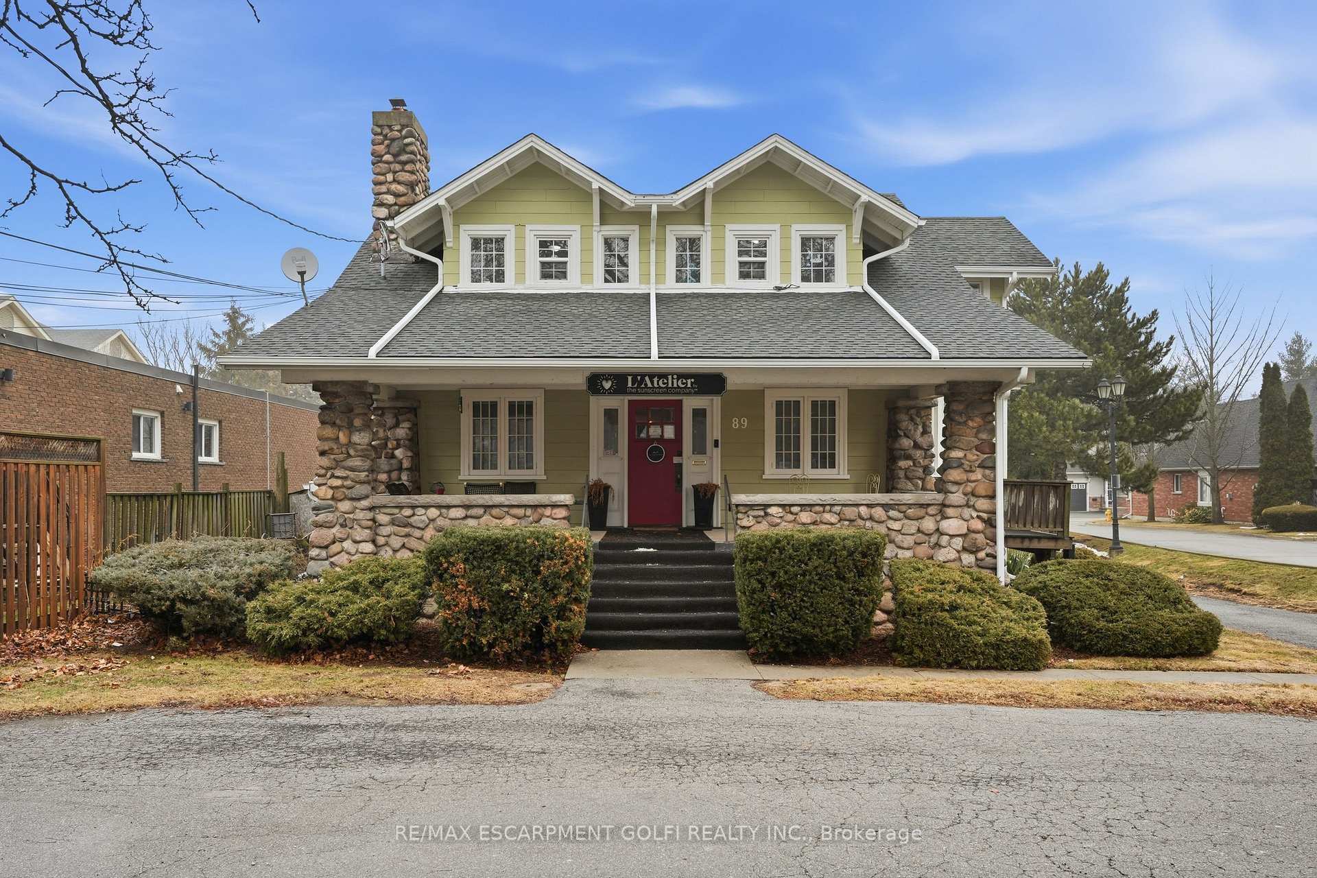89 MAIN Street E, Grimsby, ON, exterior