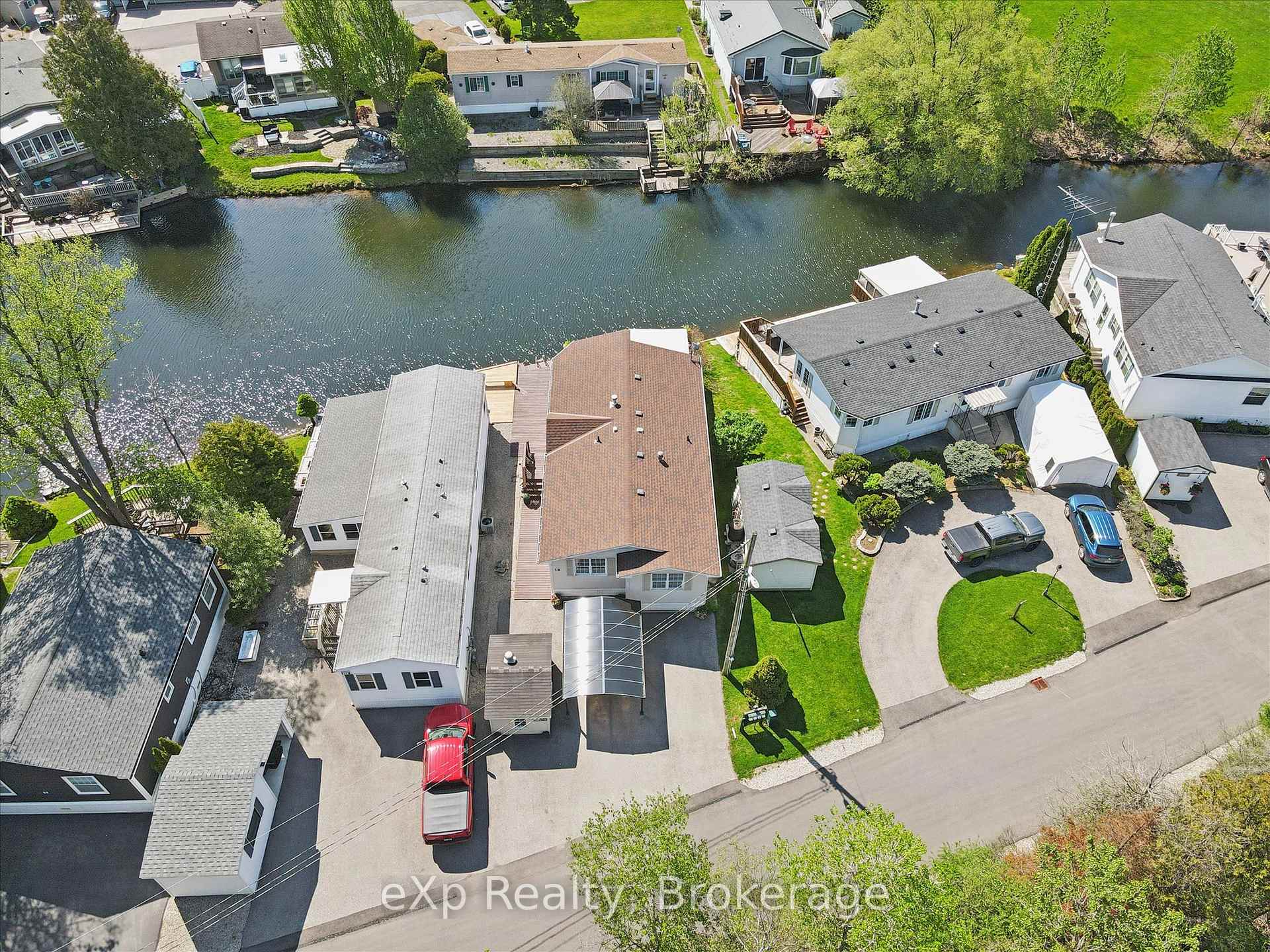 18 Jasper Heights Private, Puslinch, ON, exterior