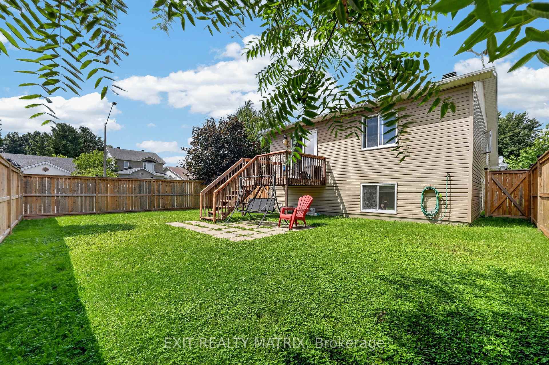 239 Stiver Street, Russell, ON, exterior
