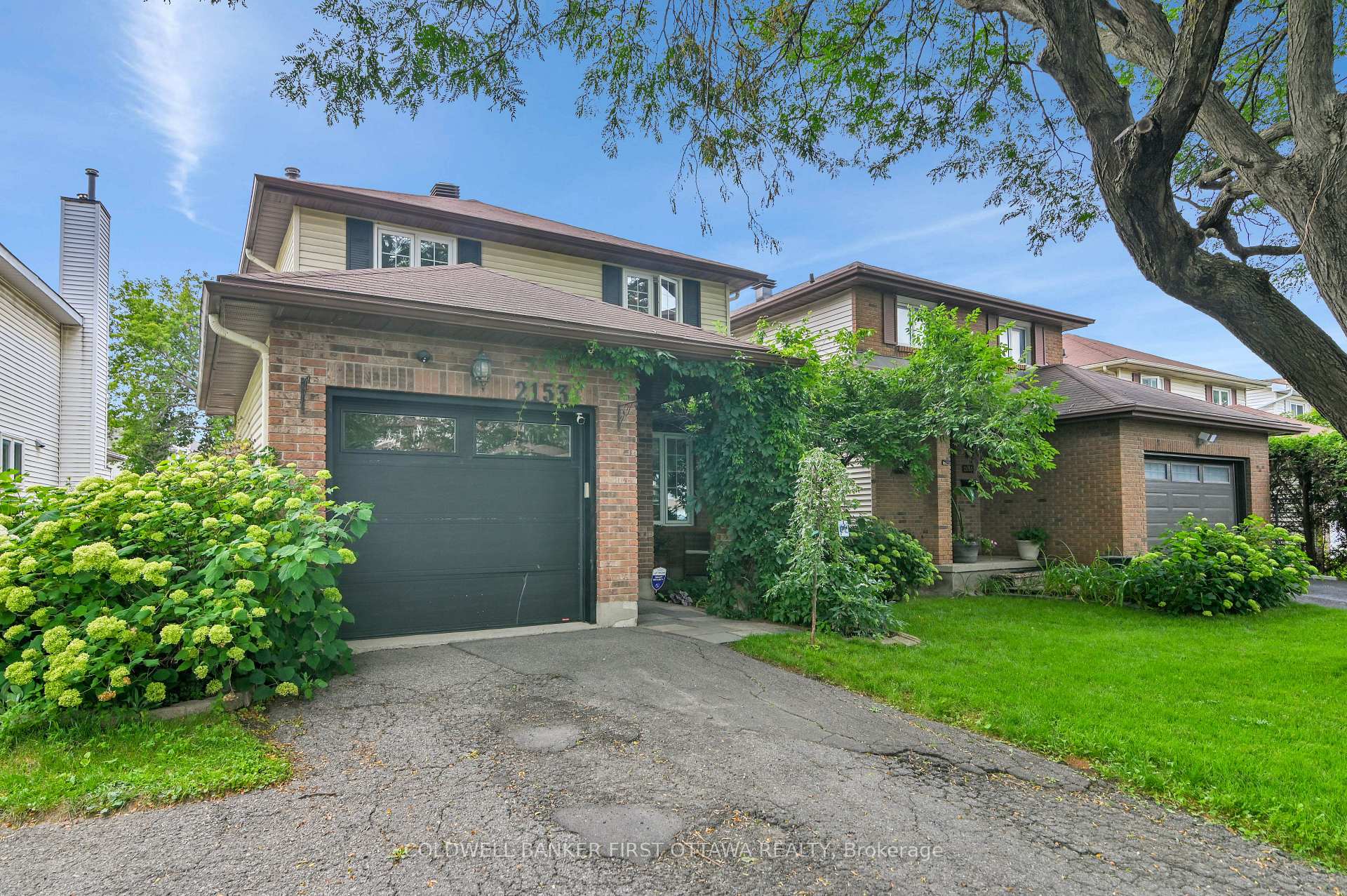 2153 East Acres Road, Beacon Hill North - South and Area, ON, exterior