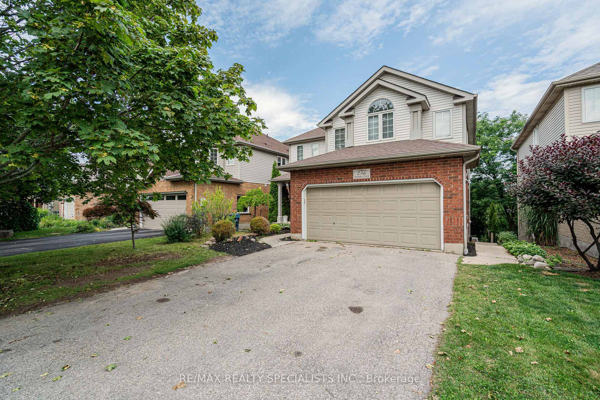 236 SUMMERFIELD Drive, Guelph, ON, exterior