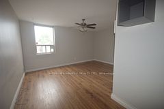 Upper #1 - 64 Holland Street W, Bradford West Gwillimbury, ON, exterior