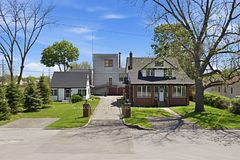 50-52 & 54 Park Road N, Grimsby, ON, exterior
