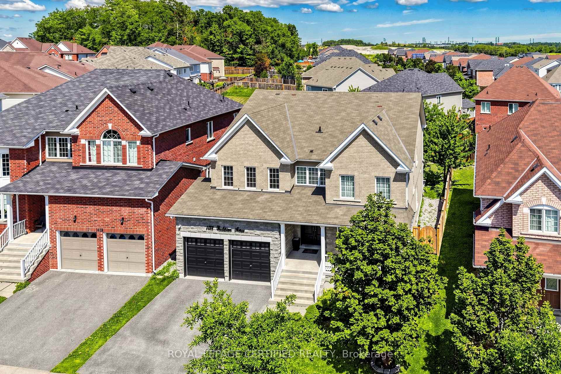 1428 Woodstream Avenue, Oshawa, ON, exterior