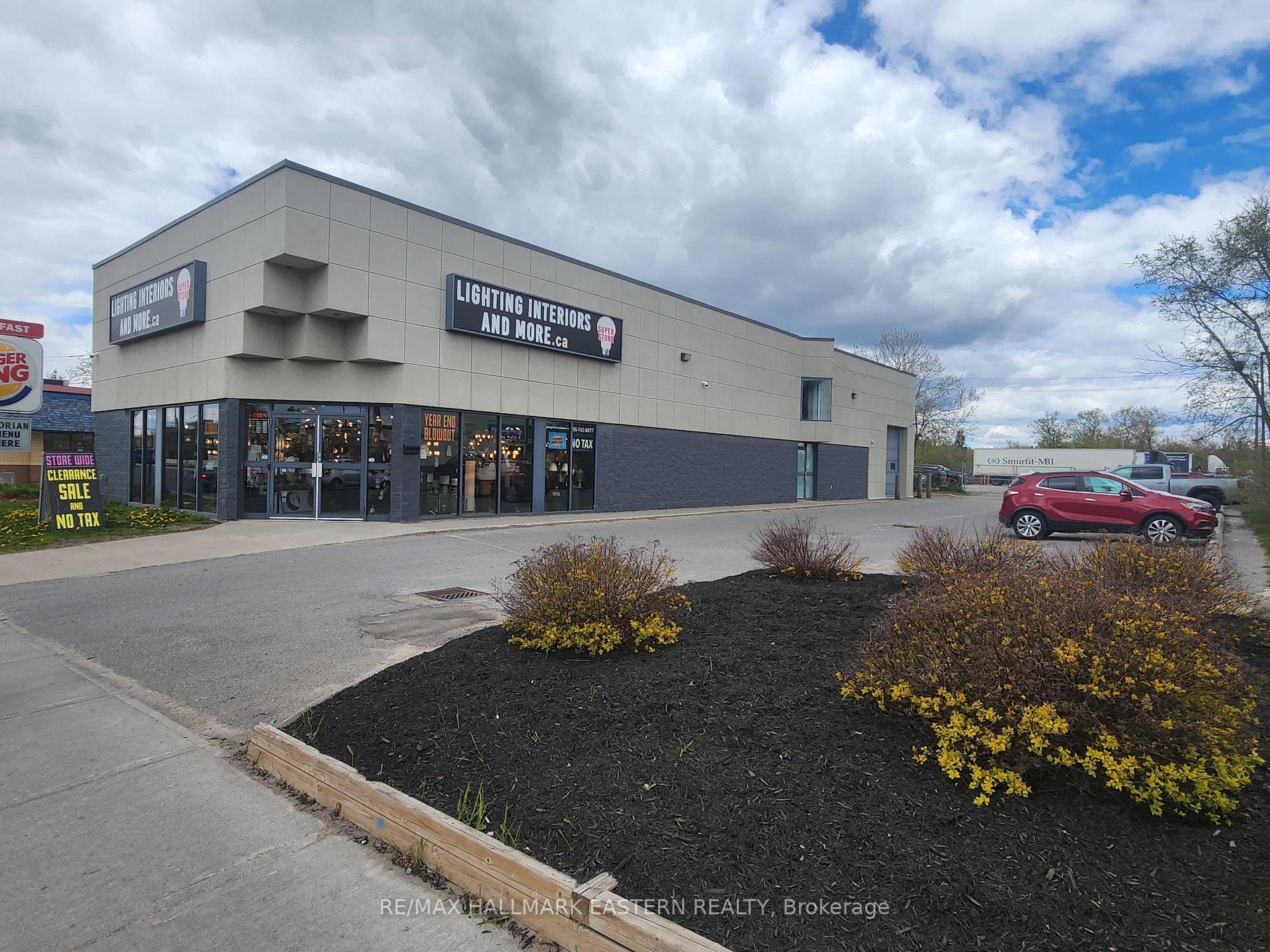 746 Lansdowne Street W, Peterborough, ON, exterior