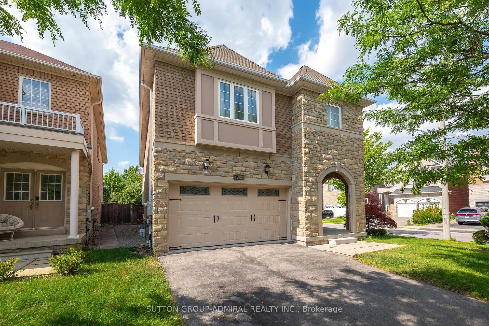 502 Apple Blossom Drive, Vaughan, ON, exterior