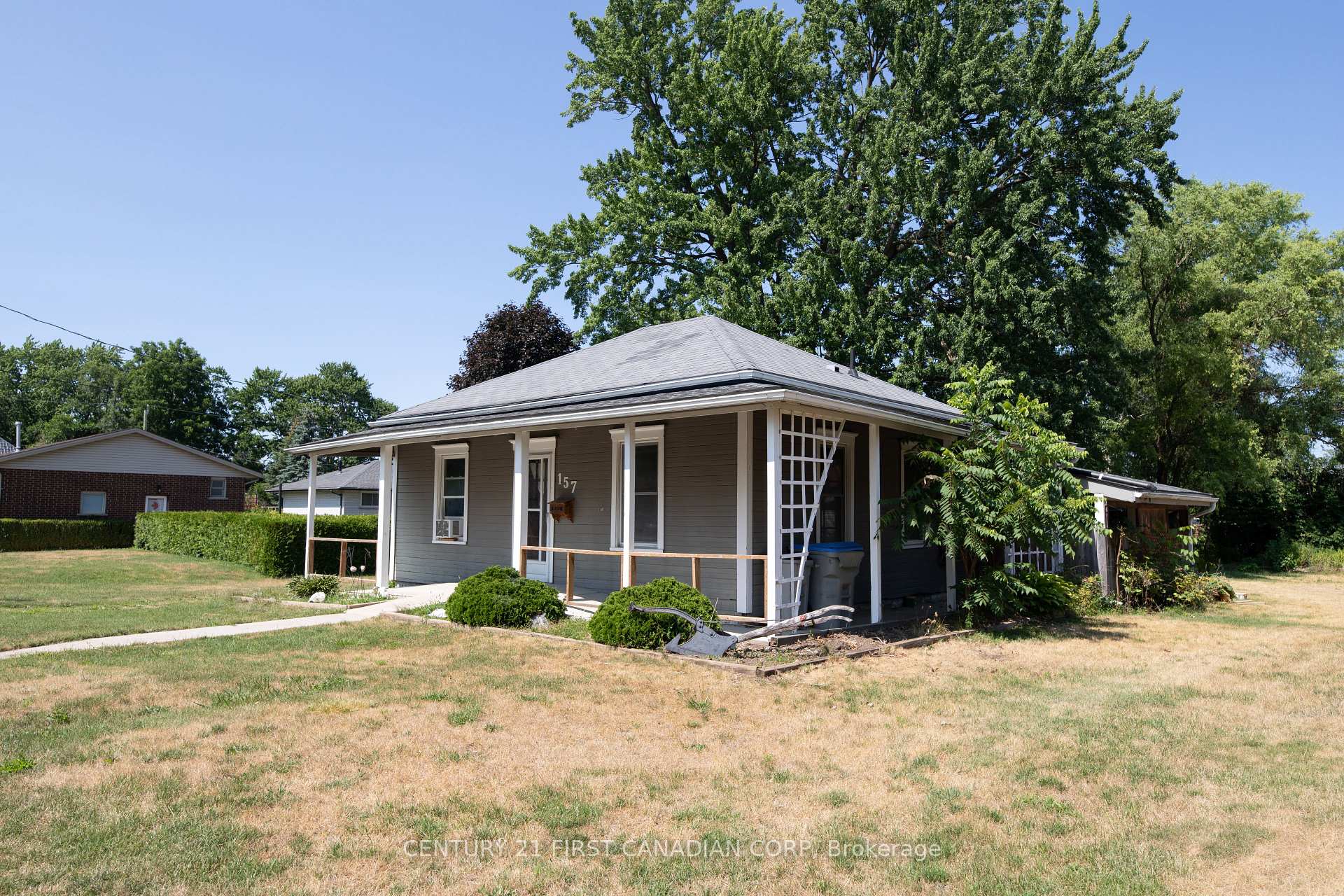 157 ADELAIDE Street, Strathroy-Caradoc, ON, exterior