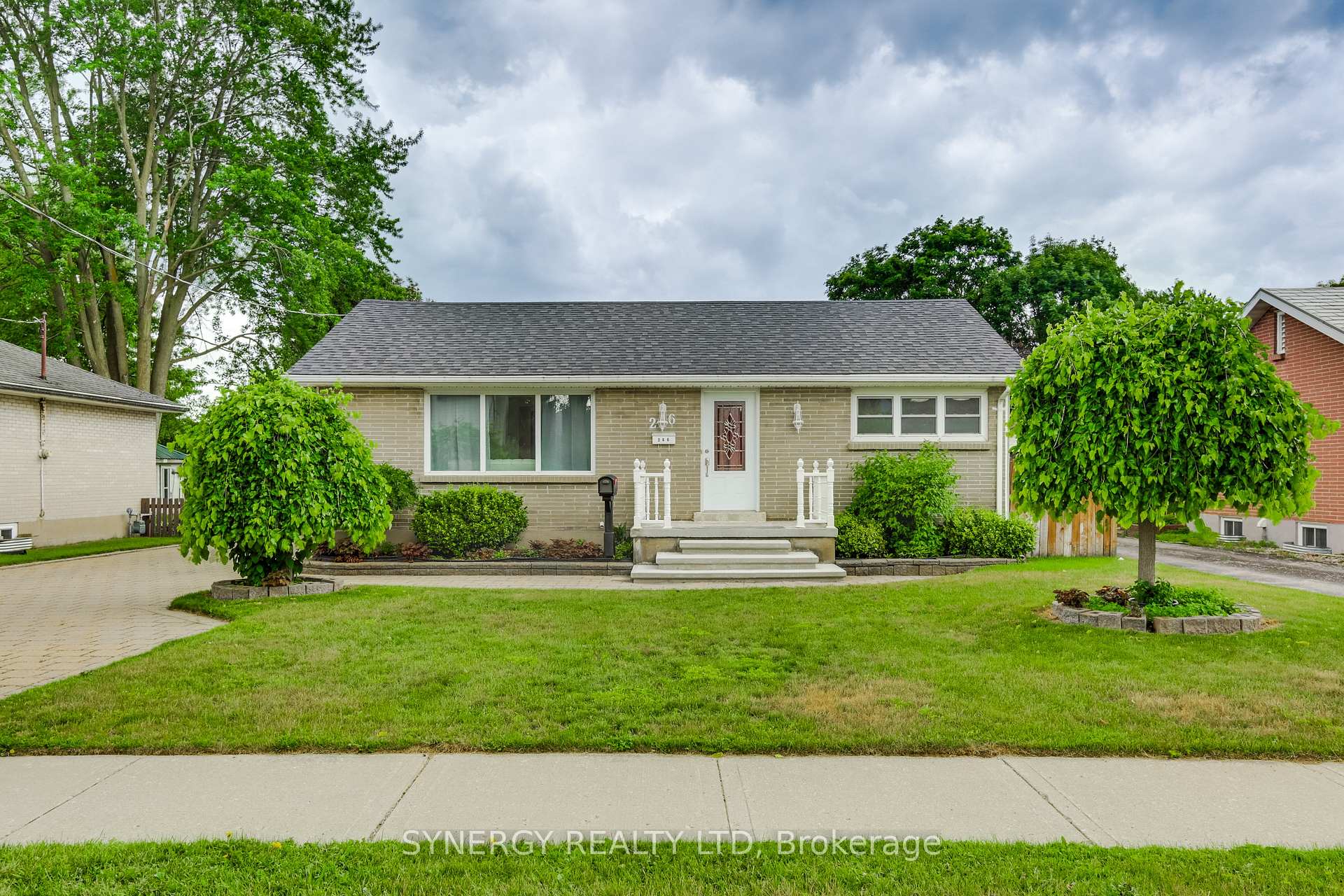 266 Adelaide Street, Strathroy-Caradoc, ON, exterior