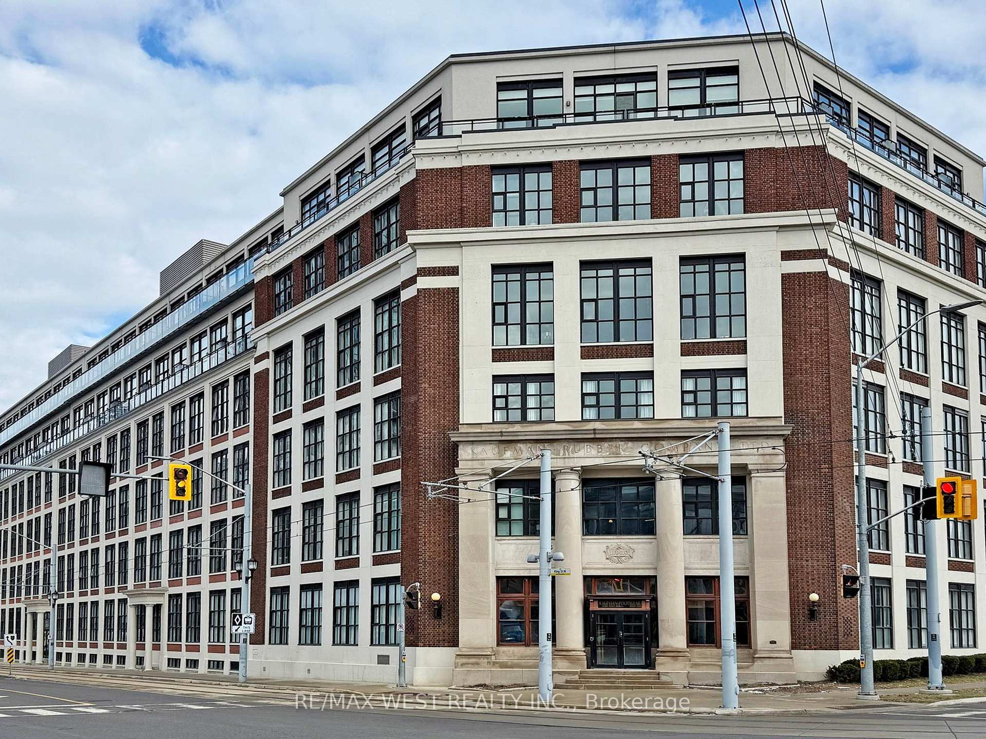 207 - 410 King Street W, Kitchener, ON, exterior