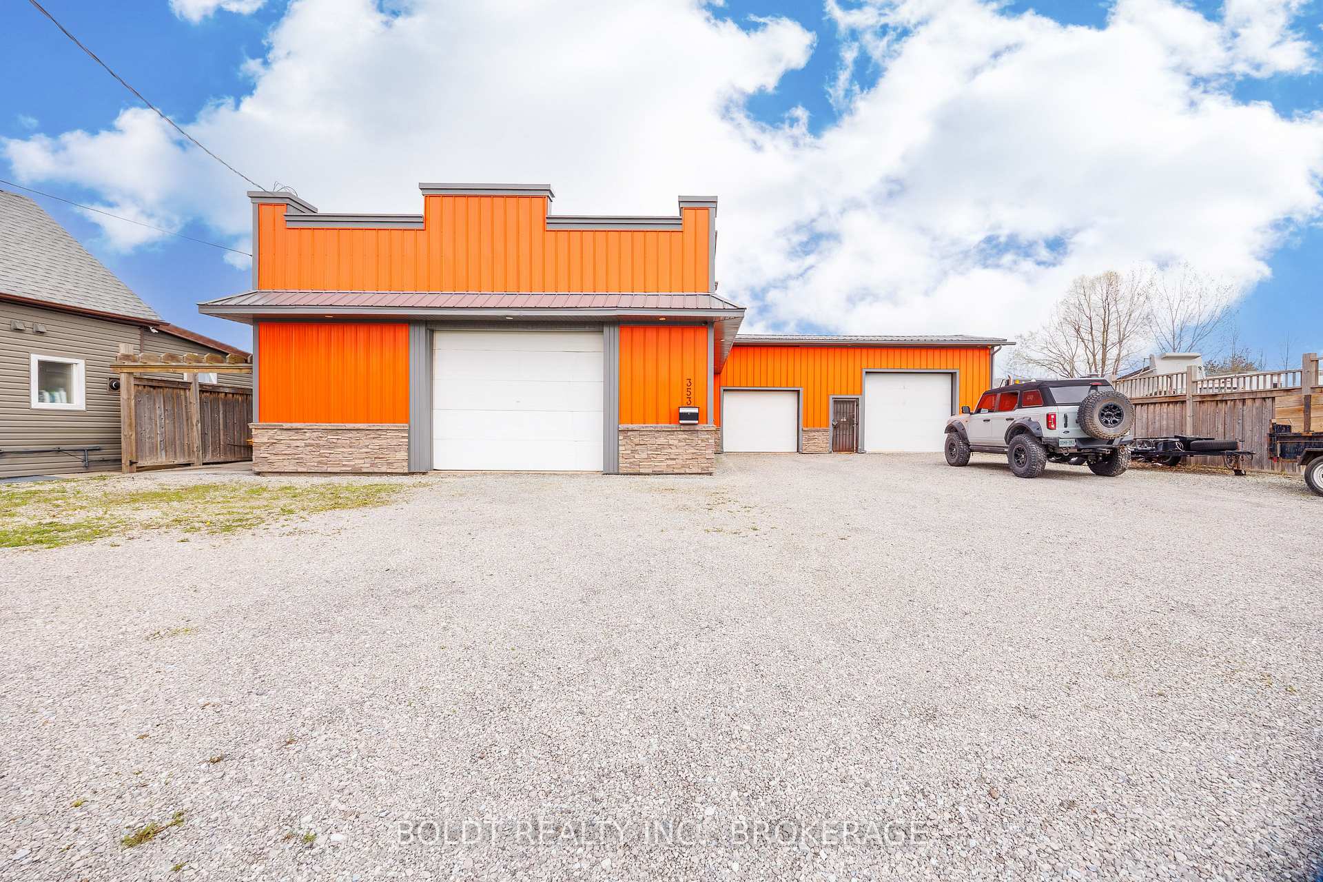 353 Dain Avenue, Welland, ON, exterior